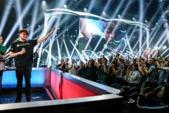 天玑9500实测游戏之王：《王者荣耀》满帧一条线，功耗仅2.9W